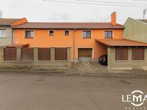 Prodej rodinného domu, Lešany, 187 m2