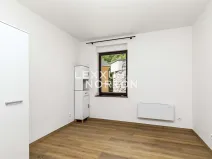 Prodej bytu 1+kk, Líšnice, Spálený Mlýn, 14 m2