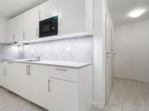 Pronájem bytu 2+kk, Praha - Suchdol, Suchdolské náměstí, 43 m2