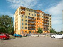 Pronájem garážového stání, Klecany, V Honech, 12 m2
