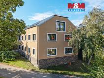 Prodej bytu 2+kk, Praha - Holyně, náměstí Pod lípou, 61 m2