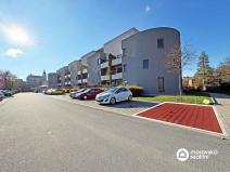 Pronájem garážového stání, Oslavany, náměstí 13. prosince, 15 m2