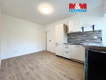 Prodej bytu 1+kk, Ostrov, Sukova, 23 m2