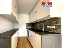 Pronájem bytu 2+kk, Praha - Kobylisy, Famfulíkova, 44 m2