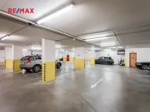 Pronájem garážového stání, Praha - Žižkov, Husitská, 13 m2