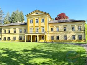 Prodej komerční nemovitosti, Holasovice, 3764 m2