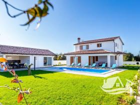 Prodej vily, Ližnjan, Chorvatsko, 340 m2