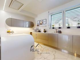 Prodej rodinného domu, Holasice, Čtvrtě, 139 m2