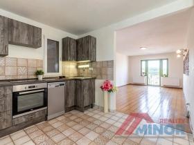 Pronájem bytu 3+1, Slaný, Husova, 93 m2