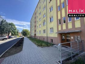 Prodej bytu 2+1, Ostrov, Štúrova, 53 m2