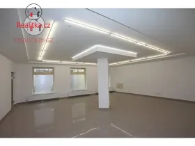 Pronájem obchodního prostoru, Jindřichův Hradec, 100 m2