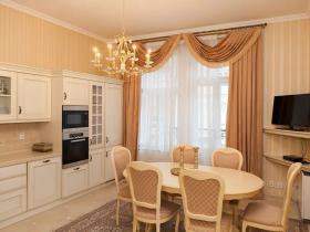 Prodej bytu 4+1, Karlovy Vary, Lázeňská, 160 m2