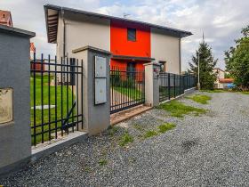 Pronájem rodinného domu, Praha - Suchdol, U myslivny, 182 m2