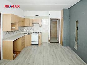Prodej bytu 1+1, Plzeň, Komenského, 42 m2