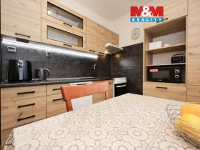 Prodej bytu 2+1, Litovel, Novosady, 52 m2