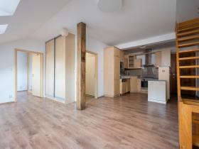 Pronájem bytu 2+kk, Pardubice - Bílé Předměstí, Husova, 79 m2