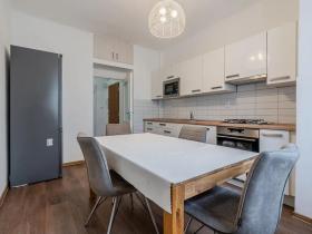 Pronájem bytu 2+1, Praha - Smíchov, Stroupežnického, 63 m2