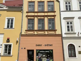 Pronájem atypického bytu, Broumov, Mírové náměstí, 120 m2