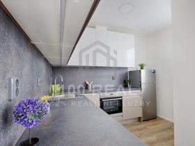 Pronájem bytu 2+kk, Hradec Králové, Průmyslová, 39 m2