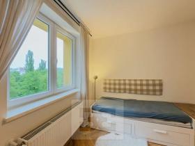 Pronájem bytu 1+kk, Praha - Vršovice, Petrohradská, 28 m2