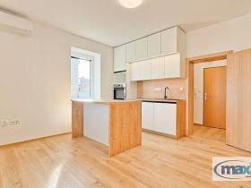 Pronájem bytu 2+kk, Holice, Hradecká, 42 m2