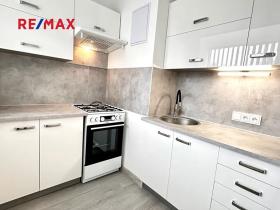 Pronájem bytu 1+kk, Kladno, Italská, 27 m2