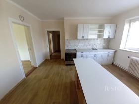 Prodej bytu 2+1, Ražice, 80 m2