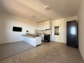 Prodej bytu 2+kk, Praha - Troja, Hnězdenská, 47 m2