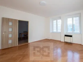 Pronájem bytu 2+kk, Praha - Libeň, U svobodárny, 60 m2