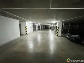Pronájem garáže, Praha - Košíře, Zahradníčkova, 50 m2
