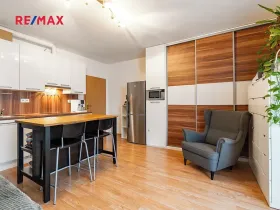 Prodej bytu 1+kk, Hostivice, Ječná, 32 m2