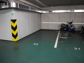 Pronájem garážového stání, Praha - Smíchov, Radlická, 15 m2