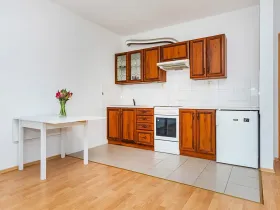 Pronájem bytu 1+kk, Praha - Libeň, Nad Okrouhlíkem, 42 m2