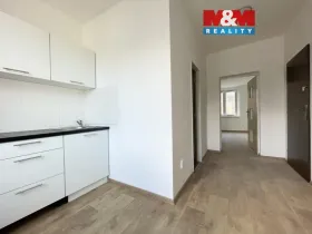 Pronájem bytu 1+1, Klášterec nad Ohří, Chomutovská, 33 m2