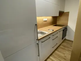 Pronájem bytu 1+kk, Zlín, Štefánikova, 26 m2