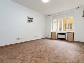 Prodej bytu 2+kk, Praha - Karlín, Sokolovská, 43 m2