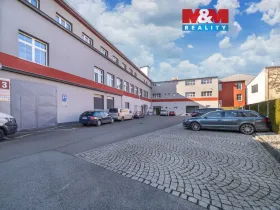 Pronájem kanceláře, Plzeň - Božkov, Božkovské náměstí, 467 m2