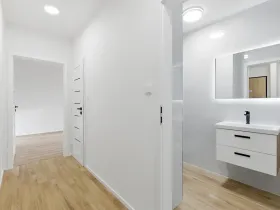 Pronájem bytu 2+kk, Karlovy Vary, Šmeralova, 48 m2