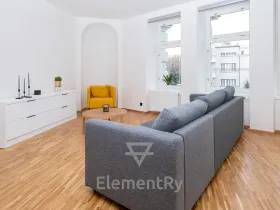 Pronájem bytu 2+kk, Hradec Králové, Komenského, 76 m2