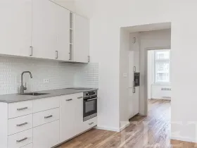 Prodej bytu 2+kk, Praha - Holešovice, U Uranie, 49 m2