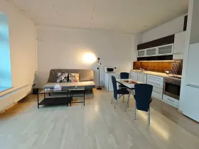 Pronájem bytu 1+kk, Praha, Českomoravská, 42 m2