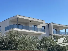 Prodej bytu 4+kk, Tribunj, Chorvatsko, 105 m2