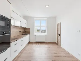 Prodej bytu 2+1, Cheb, Na Hradčanech, 82 m2