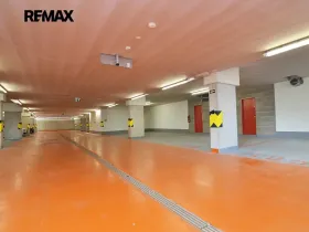 Pronájem garážového stání, Praha - Hlubočepy, Miloše Havla, 16 m2