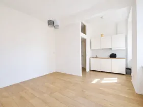 Pronájem bytu 1+kk, Praha - Holešovice, Na Maninách, 31 m2