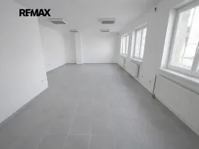 Pronájem kanceláře, Slavkov u Brna, 82 m2