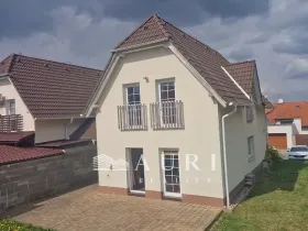 Prodej rodinného domu, Jesenice, Šeříková, 108 m2