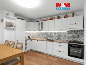 Prodej rodinného domu, Peruc - Černochov, 288 m2