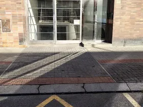 Pronájem garážového stání, Praha - Holešovice, U Pergamenky, 12 m2