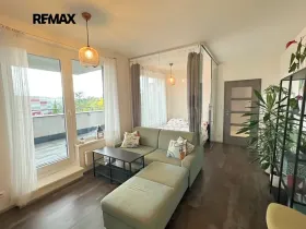 Pronájem bytu 2+kk, Praha - Štěrboholy, Kryšpínova, 63 m2